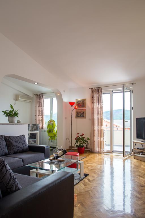 Apartments Vila Masha Petrovac Exteriör bild