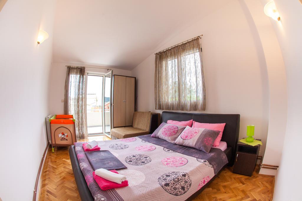 Apartments Vila Masha Petrovac Exteriör bild