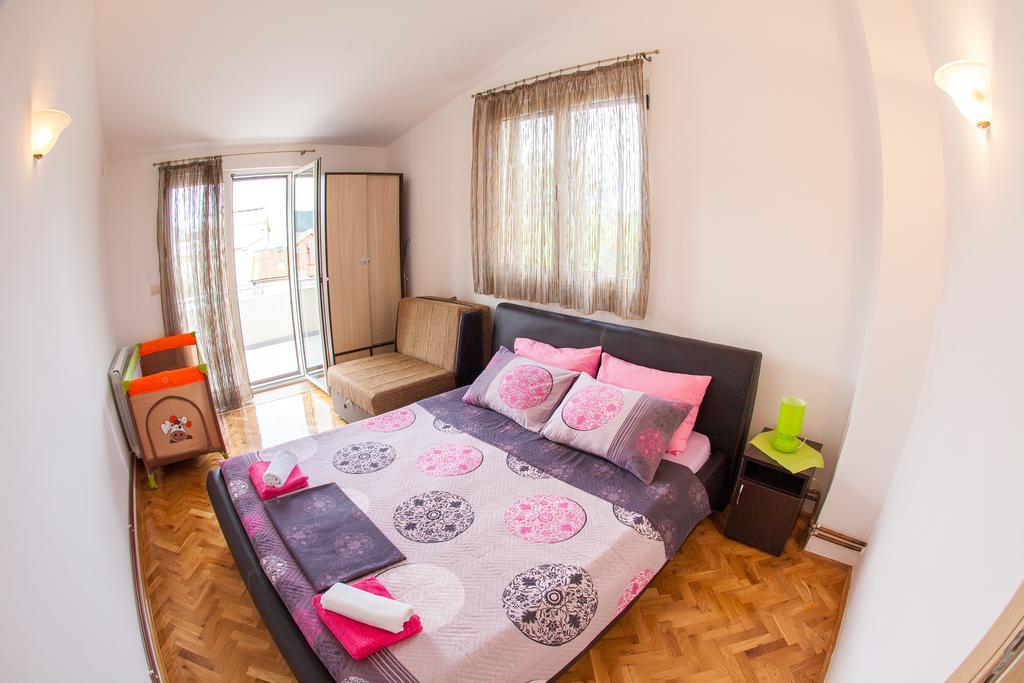 Apartments Vila Masha Petrovac Exteriör bild
