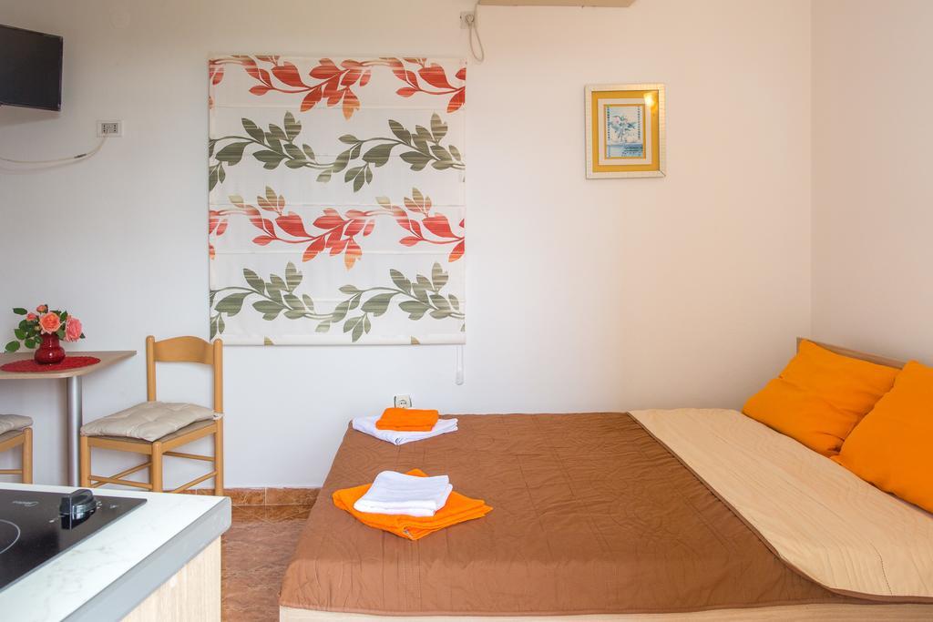 Apartments Vila Masha Petrovac Exteriör bild