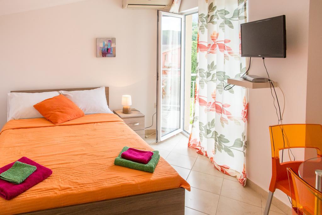Apartments Vila Masha Petrovac Exteriör bild