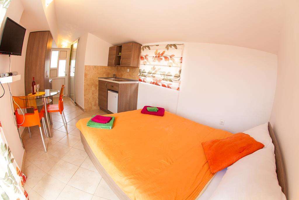 Apartments Vila Masha Petrovac Exteriör bild