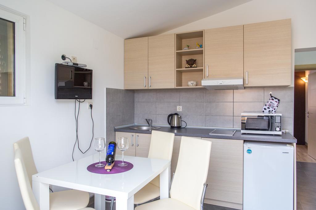 Apartments Vila Masha Petrovac Exteriör bild