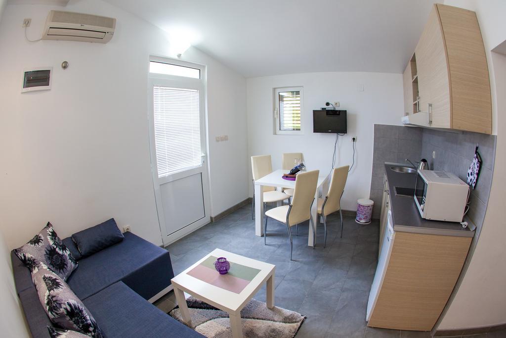 Apartments Vila Masha Petrovac Exteriör bild