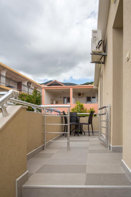 Apartments Vila Masha Petrovac Exteriör bild