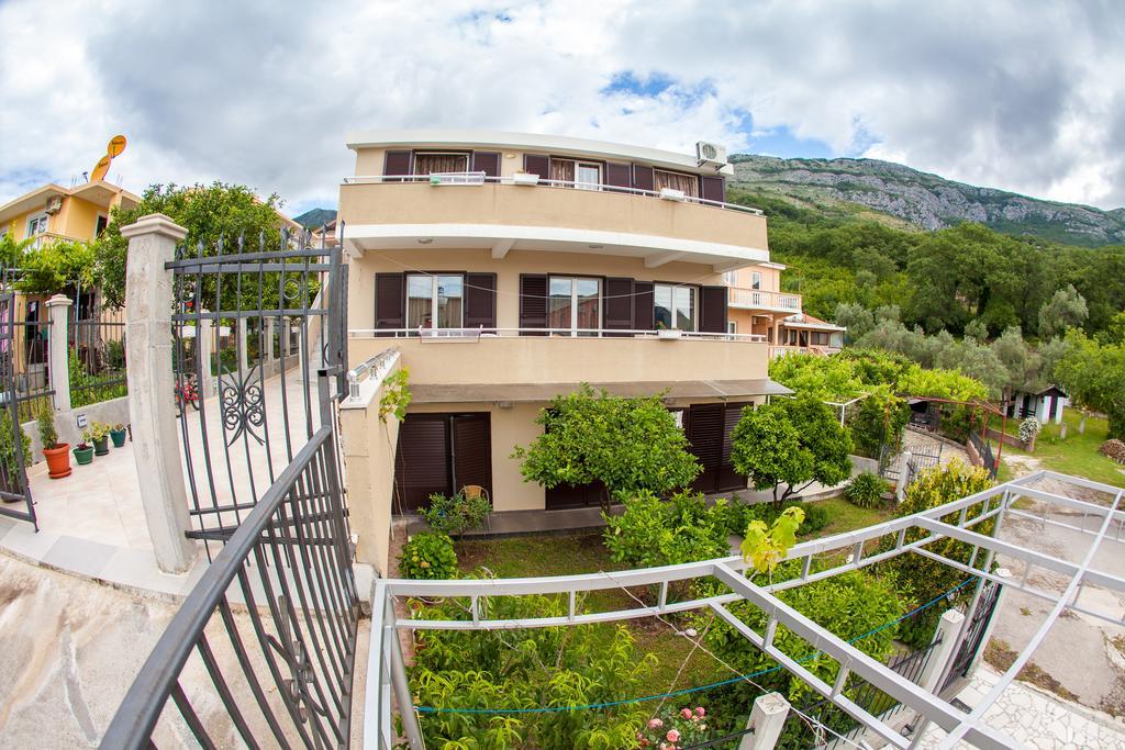 Apartments Vila Masha Petrovac Exteriör bild